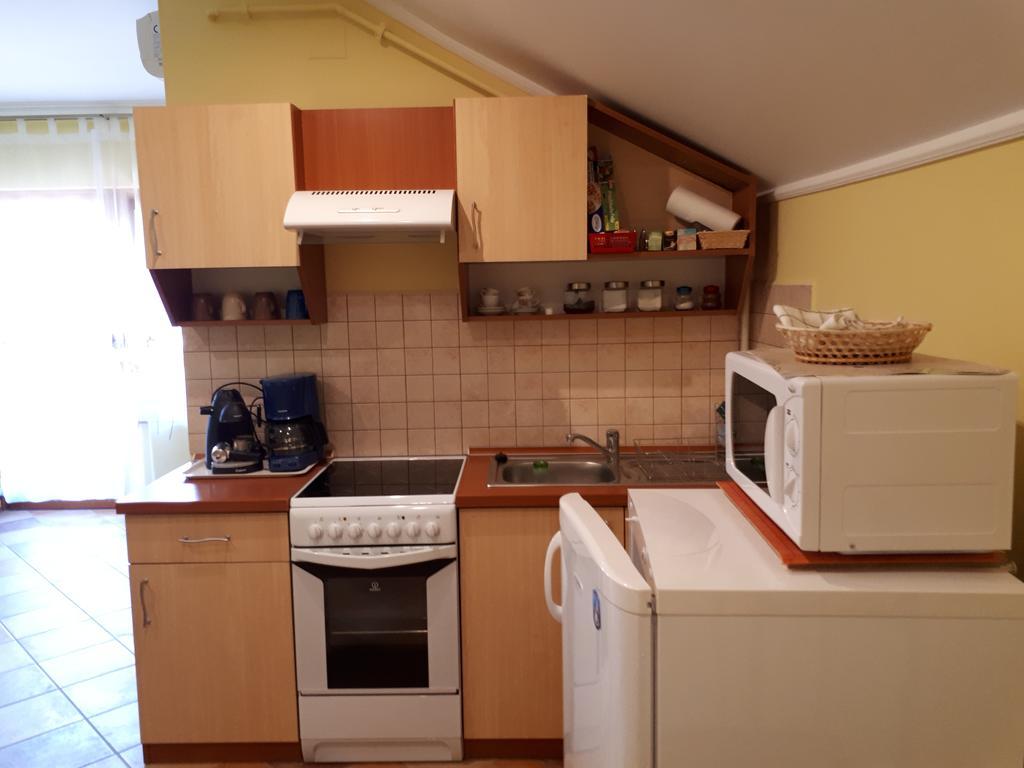 Rozmaring Apartmanok Gyula Exterior photo