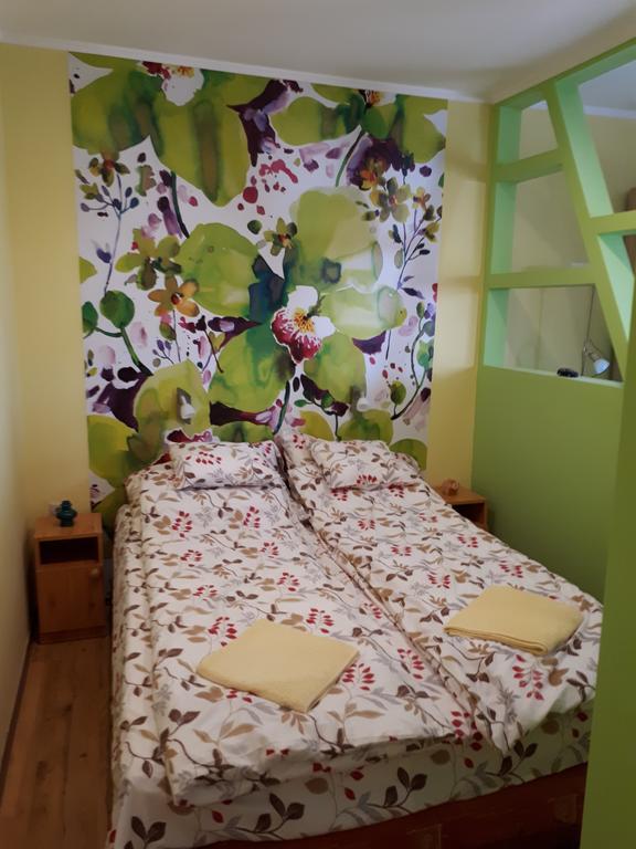 Rozmaring Apartmanok Gyula Exterior photo