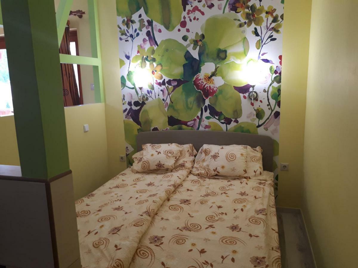 Rozmaring Apartmanok Gyula Exterior photo